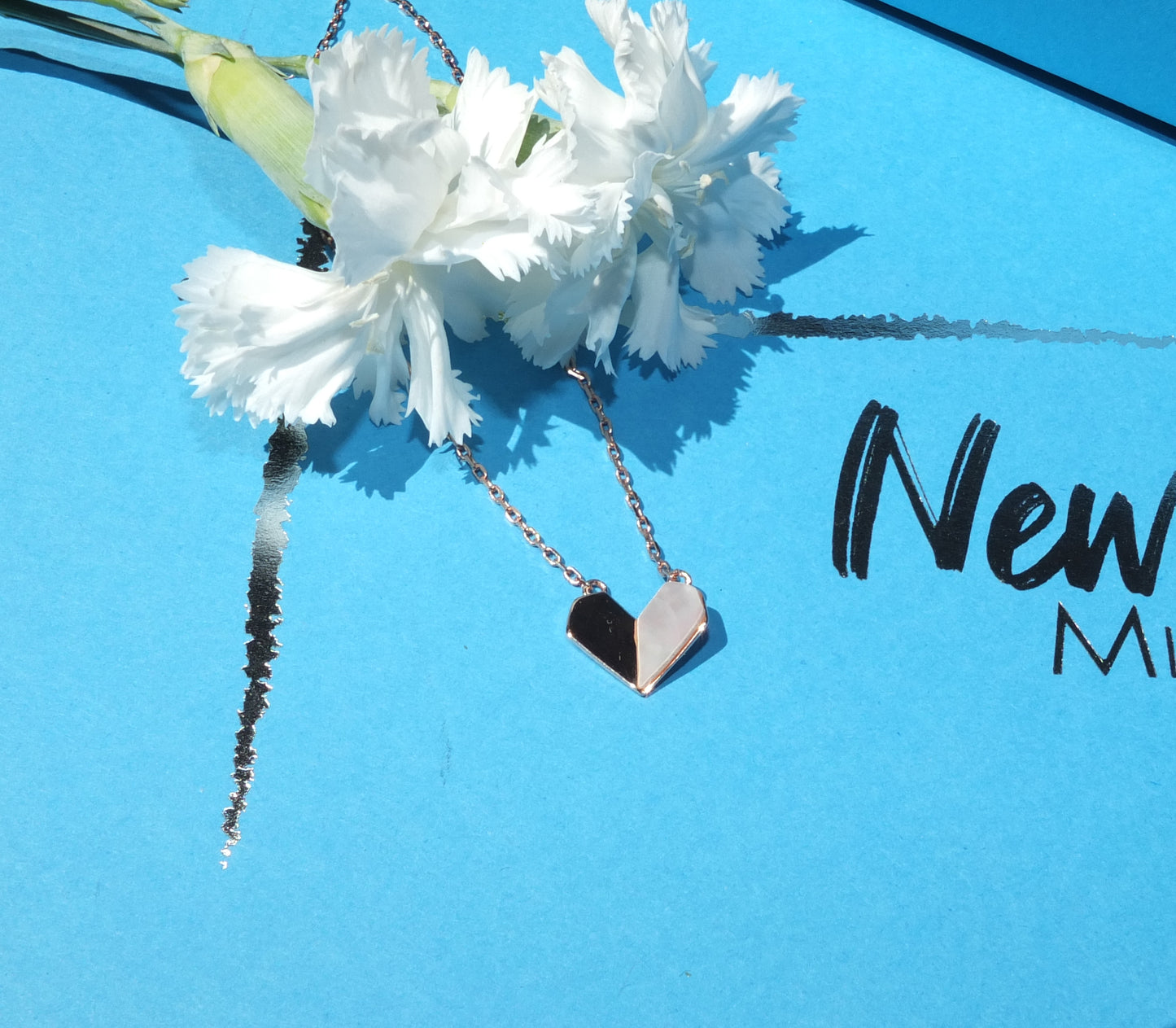 Collier demi-cœur en nacre