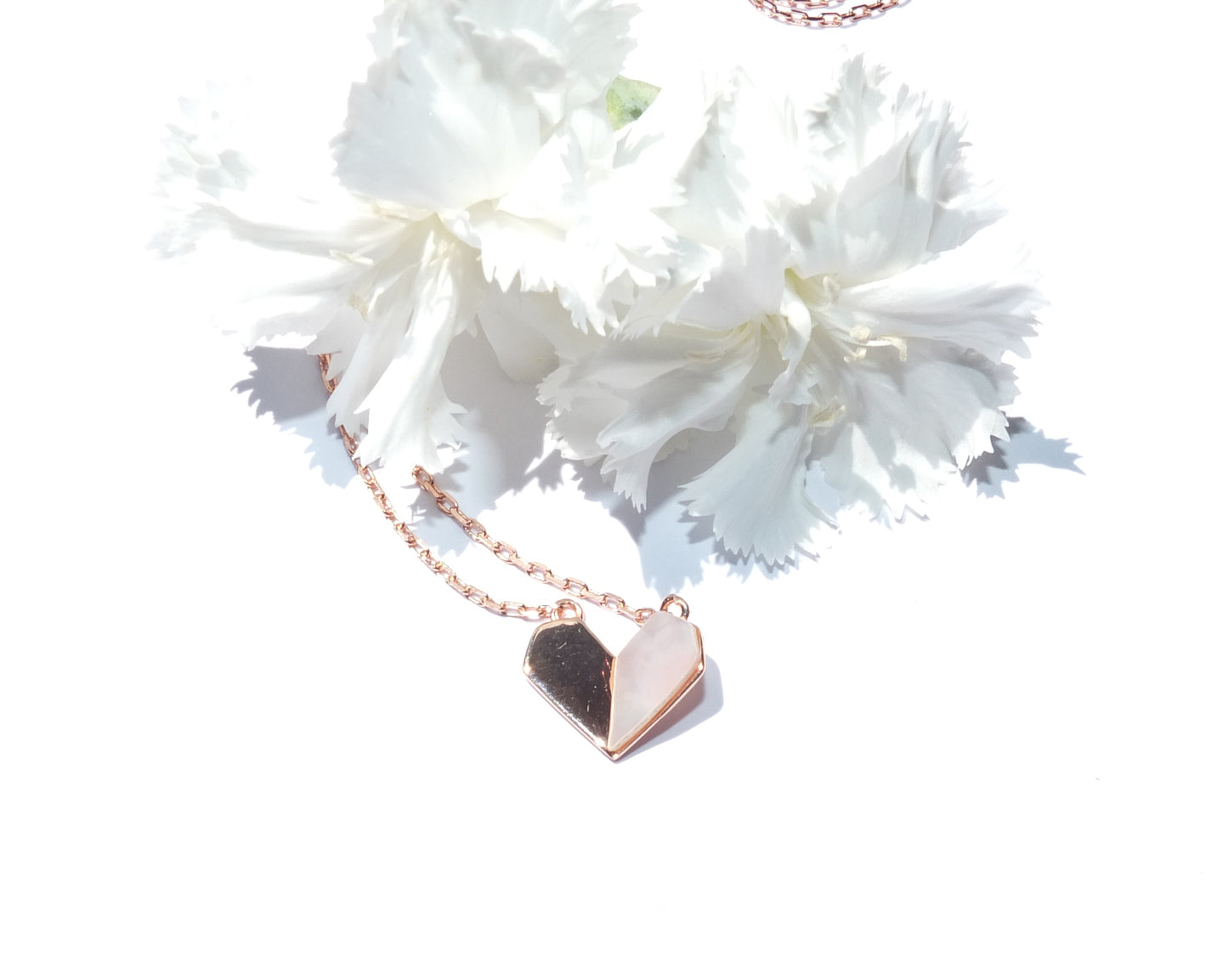 Collier demi-cœur en nacre